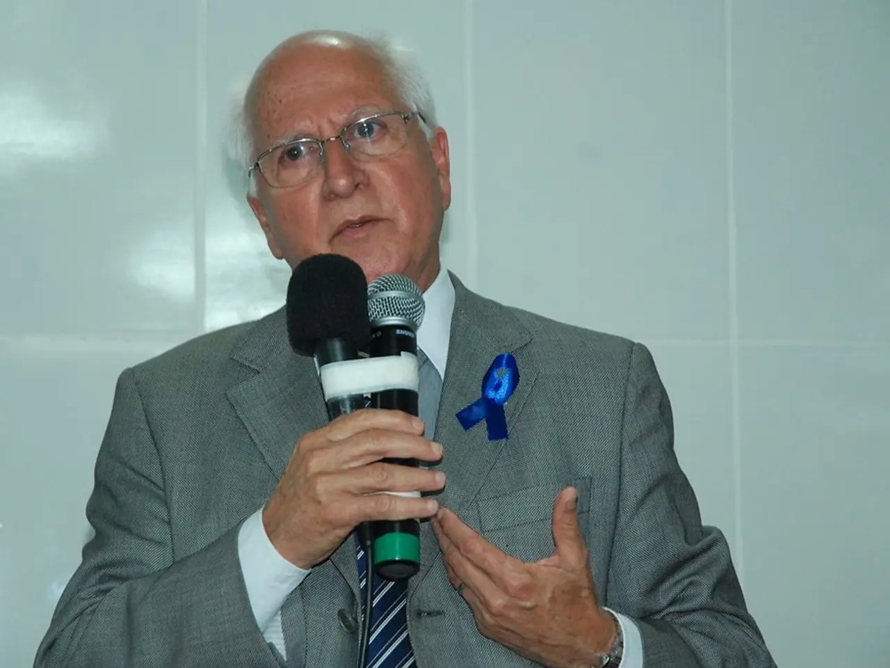 Mastering English Listening Skills through Conversational Scenarios Practice