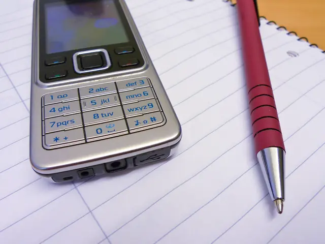 The Metamorphosis of Kindle: Transforming from an Electronic Book Reader to a Multipurpose Gadget