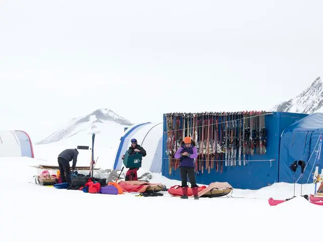 Debt Repayment Showdown: Picking the Ideal Approach between the Snowball and Avalanche Methods